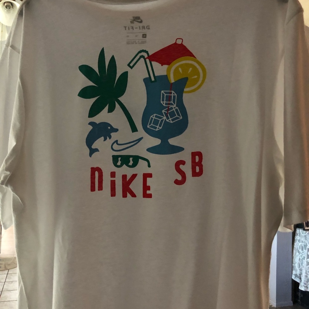 Nike SB Dri-Fit Tropical T-shirt